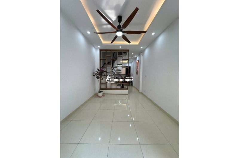 BÁN NHÀ QUẬN THANH XUÂN - Ô TÔ ĐỖ CỬA - MẶT NGÕ THÔNG - KINH DOANH SIÊU ĐỈNH  40 M x 5 TẦNG GIÁ CHÀO HƠN 10 TỶ