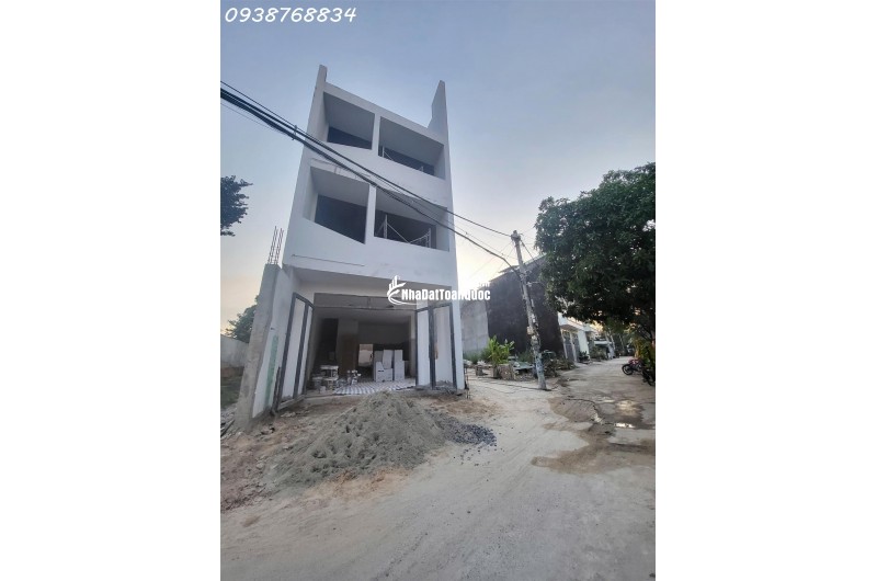 THẠNH XUÂN 40 - GÓC 2MT - THÔNG - CĂN HỘ D.VỤ- NHÀ LỚN-10 PHÒNG - 93,2m2 thổ cư -7,45 tỷ