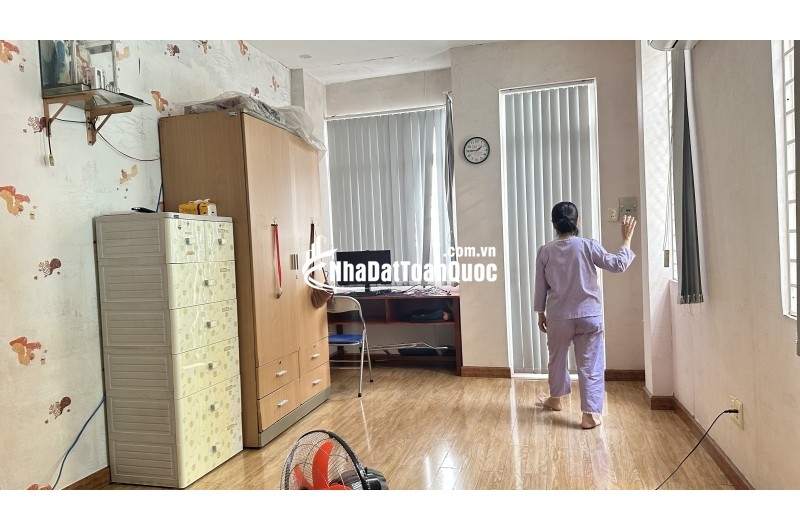 BÁN NHÀ 3 TẦNG, 64M2, NGÕ CHẤN HƯNG, TÂN BÌNH, GIÁ 6.8 TỶ - SỔ HỒNG CHÍNH CHỦ