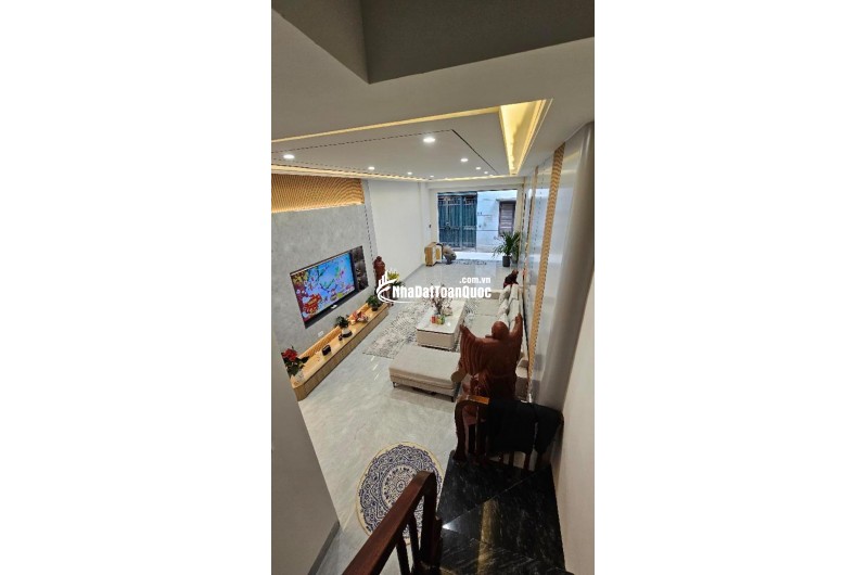 BÁN NHÀ  7 TẦNG PHỐ  HOÀNG NHƯ TIẾP - LONG BIÊN - 11.3 TỶ - VỊ TRÍ VÀNG - SỔ ĐỎ CHÍNH CHỦ