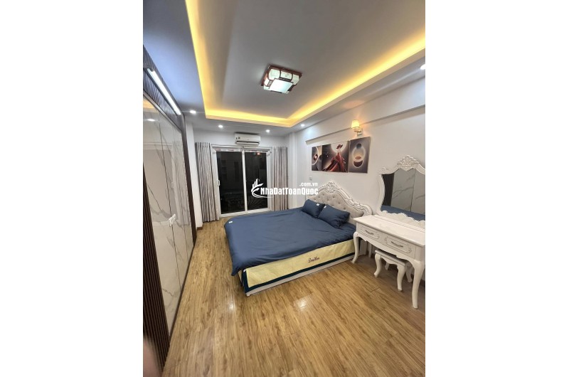 NHÀ ĐẸP PHÂN LÔ OTO CON ĐỖ RẤT GẦN - FULL NỘI THẤT - TIỆN ÍCH NGẬP TRÀN - AN SINH TỐT