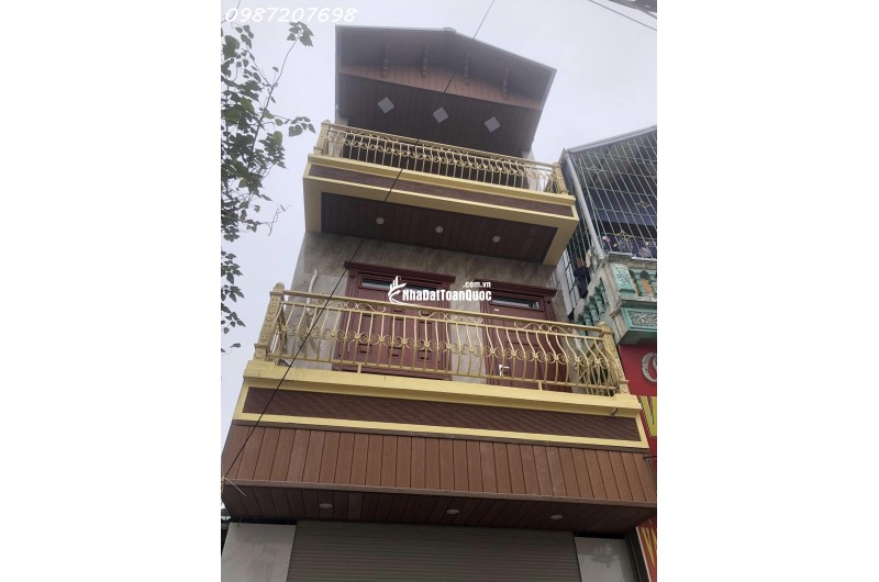 BÁN NHÀ MẶT PHỐ KINH DOANH Ô TÔ TẢI TRÁNH VỈA HÈ ĐÁ BÓNG 47M2 x 3 TẦNG.