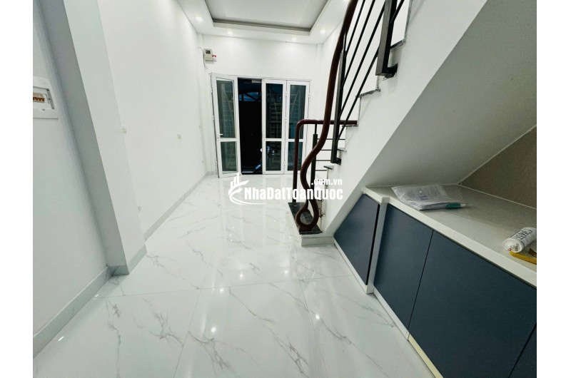 Bán nhà Trung tâm Đống Đa Khu vip Hoàng Cầu 25m2, 5 tầng, mặt tiền 3.3m, Giá hơn 5 tỷ