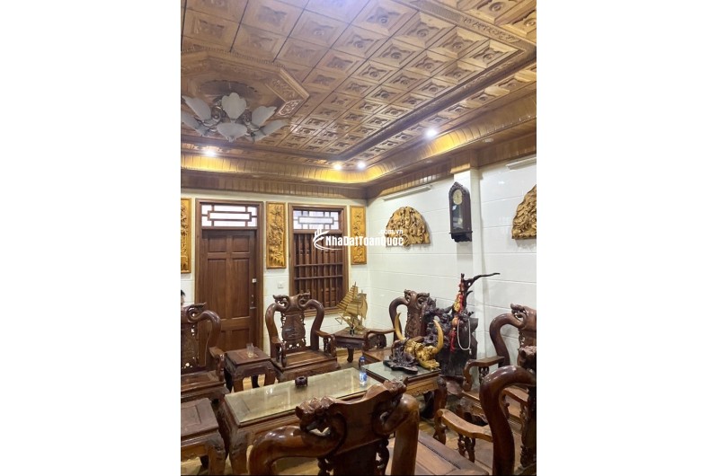 NHÀ TRUNG TÂM CẦU GIẤY - Vị trí đẹp, đường ô tô tránh!