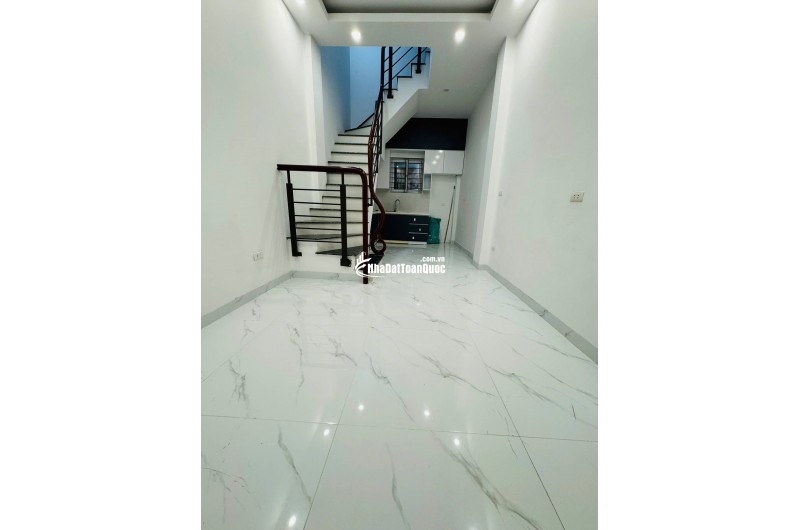 Bán nhà Trung tâm Đống Đa Khu vip Hoàng Cầu 25m2, 5 tầng, mặt tiền 3.3m, Giá hơn 5 tỷ