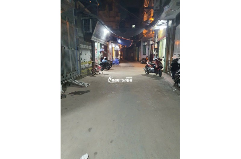 Bán nhà trung tâm Hoàng Mai. Diện tích 56m2, mặt tiền 5m, giá hơn 8 tỷ