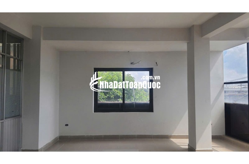 CHO THUÊ VĂN PHÒNG TẠI TP DĨ AN, DT 75 VÀ 175M2, MT12M. GIÁ TỪ 15TR/TH. LH:0945303236