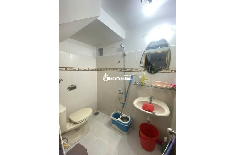 Bán nhà Phạm Văn Hai P3 Tân Bình, DT 36m2 nở hậu, 4 tầng 3PN chỉ 5.75 tỷ TL. Lh:0933250241, 0839815460.