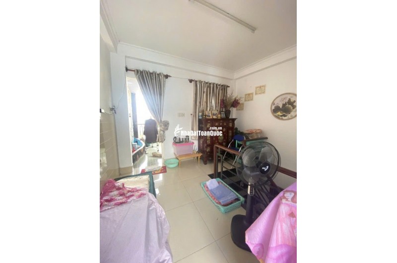 Bán nhà Phạm Văn Hai P3 Tân Bình, DT 36m2 nở hậu, 4 tầng 3PN chỉ 5.75 tỷ TL. Lh:0933250241, 0839815460.