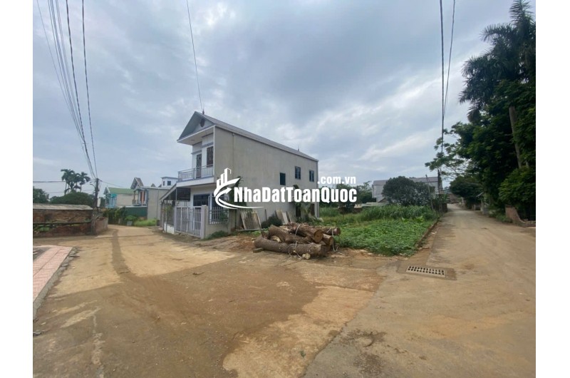 Đất Hoà Lạc, trục chính kinh doanh