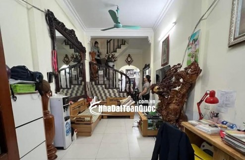 NHÀ PHÂN LÔ OTO CÁCH NHÀ 20M - 2 MẶT NGÁCH - THÔNG THOÁNG - KHUNG CỘT CHẮC CHẮN - LÊN TẦNG THOẢI MÁI