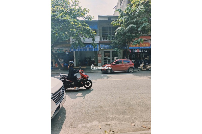 Chính chủ bán nhà mặt phố trung tâm TP. Yên Bái 100 m², giá bán: 3,3 tỷ
