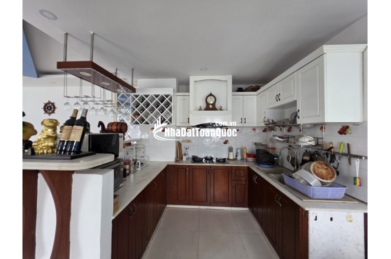 Bán nhà mặt phố Cát Lái, Q.2, 106m², 5 tầng, 9.8 tỷ, sổ hồng