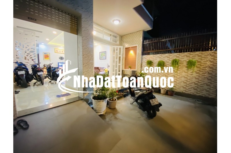 Bán nhà 160m², 2 tầng, 3PN, 4WC, Trường Thọ, Thủ Đức - 9.1 tỷ