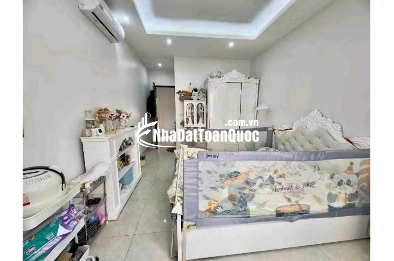 Bán gấp nhà Nam Dư, Hoàng Mai ,Hà Nội .DT : 30m2  ; 5 tầng  ; MT: 3.6m 
Giá: 6,2 tỷ