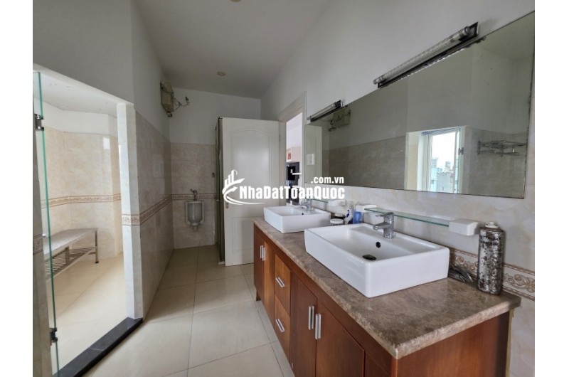 Bán nhà mặt phố Cát Lái, Q.2, 106m², 5 tầng, 9.8 tỷ, sổ hồng