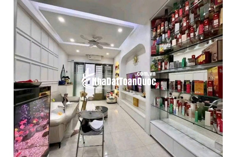 Bán gấp nhà Nam Dư, Hoàng Mai ,Hà Nội .DT : 30m2  ; 5 tầng  ; MT: 3.6m 
Giá: 6,2 tỷ