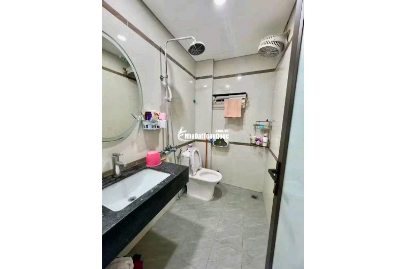 Bán gấp nhà Nam Dư, Hoàng Mai ,Hà Nội .DT : 30m2  ; 5 tầng  ; MT: 3.6m 
Giá: 6,2 tỷ
