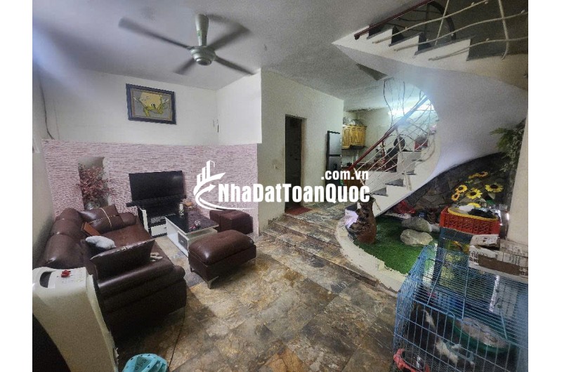 Bán nhà ngõ Hoang Văn Thái – Khu phân lô Quân Đội – Ô tô đỗ cưả - 51m – Giá 6.5 Tỷ