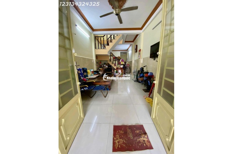 Bán gấp  nhà Lý Thường Kiệt Thị Trấn Hóc Môn 2 tầng, 55m², sổ hồng chính chủ  3.25 tỷ