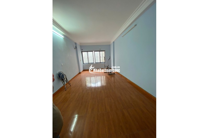 BÁN NHÀ NGỌC THUỴ 36M2, 4 TẦNG DÂN XÂY, TIỆN ÍCH TUYỆT VỜI, GẦN CHỢ, CÔNG VIÊN, GIÁ RẺ