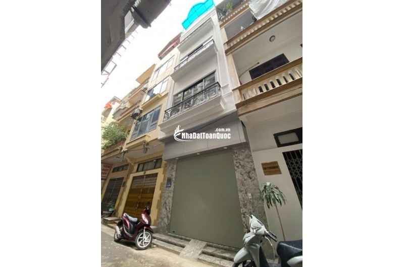 Nhà Phân Lô Trần Quốc Hoàn – 45m², 5 Tầng, MT 4m – Thang Máy, Ô tô Tránh – Kinh Doanh Đỉnh – 17 tỷ!