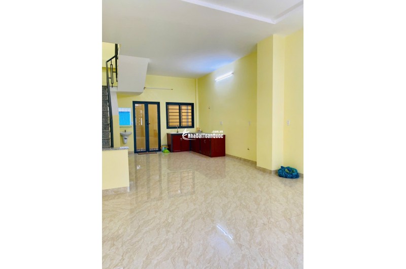 CHO THUÊ GẤP NHÀ ĐƯỜNG LÊ VĂN KHƯƠNG HẺM VÔ 1/ NGẮN, PHƯỜNG THỚI AN, QUẬN 12 LH:0786555368
