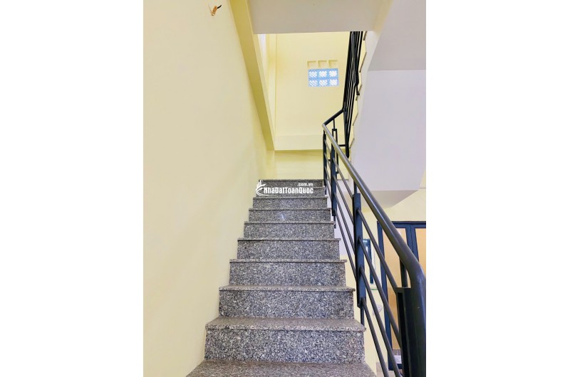 CHO THUÊ GẤP NHÀ ĐƯỜNG LÊ VĂN KHƯƠNG HẺM VÔ 1/ NGẮN, PHƯỜNG THỚI AN, QUẬN 12 LH:0786555368