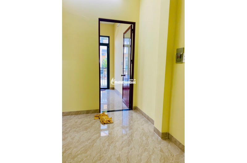 CHO THUÊ GẤP NHÀ ĐƯỜNG LÊ VĂN KHƯƠNG HẺM VÔ 1/ NGẮN, PHƯỜNG THỚI AN, QUẬN 12 LH:0786555368
