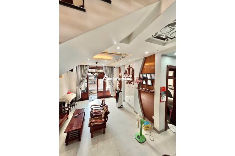 Bán nhà 3 tầng, 175m², 3PN, 4WC, Linh Đông, Thủ Đức - 16.8 tỷ
