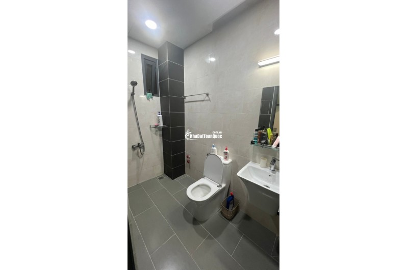 Bán nhà 4 tầng, 142m², 4PN, 3WC, Linh Xuân, Thủ Đức - 4.95 tỷ