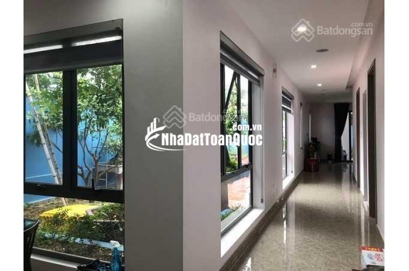 Cho thuê lâu dài nhà vườn tại Đông La 520m2. 3PN, full đồ cao cấp, 15tr/tháng, gần Tố Hữu, gần công viên, hồ điều hòa