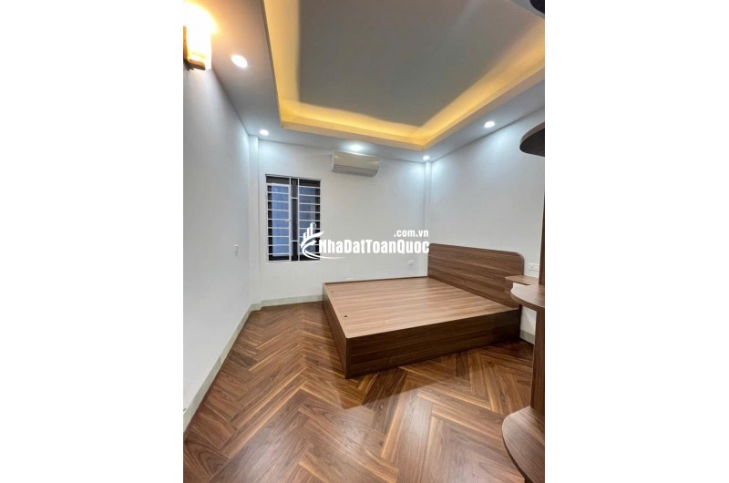 BÁN NHÀ KIM GIANG-Ô TÔ ĐỖ CỬA-NHÀ ĐẸP 33M-5 TẦNG GIÁ 5,45 TỶ