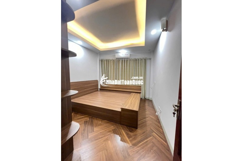 BÁN NHÀ KIM GIANG-Ô TÔ ĐỖ CỬA-NHÀ ĐẸP 33M-5 TẦNG GIÁ 5,45 TỶ