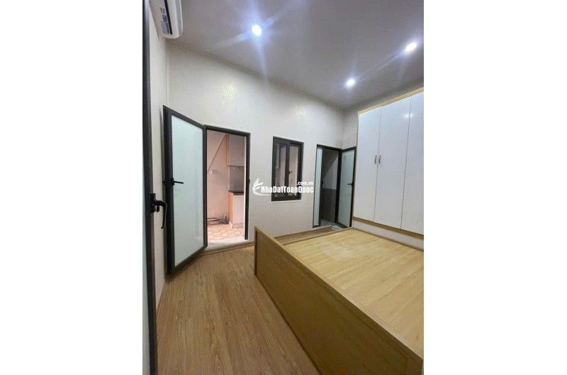 Bán Nhà Tâp Thể Ngõ 181 Nguyễn Trãi - 60m - 3 Ngủ - Giá 2,5 Tỷ