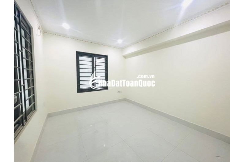RẺ NHẤT THÁI THỊNH ĐỐNG ĐA 7.8 TỶ 51M NGÕ NÔNG VÀI BƯỚC RA MP THÁI THỊNH, CHỈ VIỆC XÁCH VALI VỀ Ở