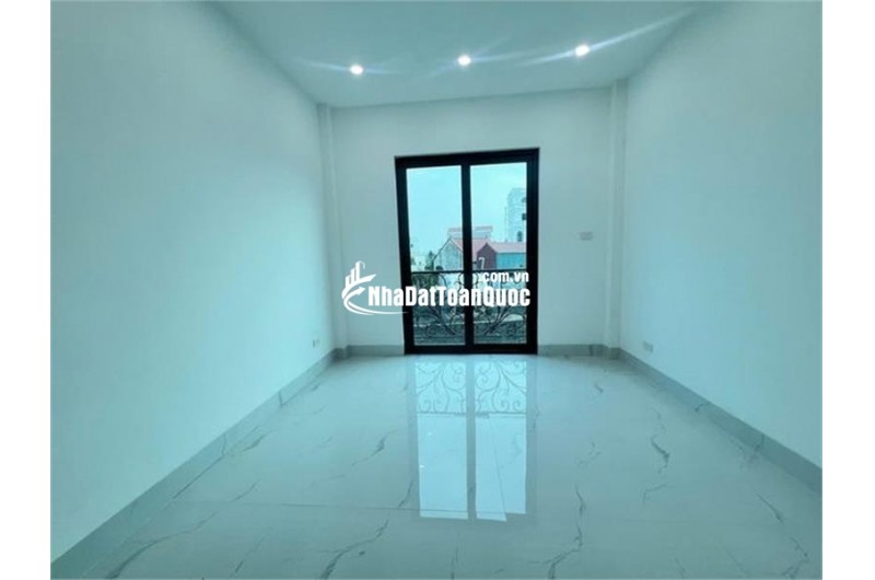 VÌ NHU CẦU KINH TẾ NÊN EM MUỐN BÁN GẤP NHÀ Ở PHỐ LĨNH NAM,HOÀNG MAI ,HÀ NỘI. 9 TỈ CÓ THỂ THƯƠNG LƯỢNG THÊM