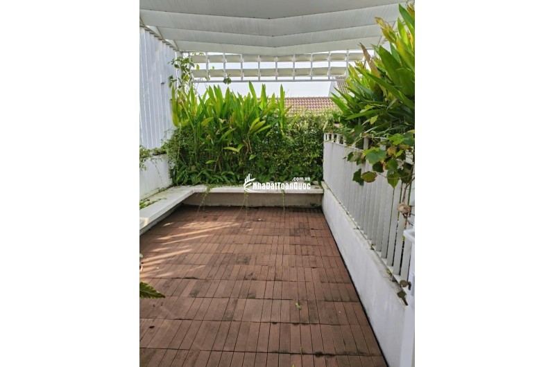 Bán nhà 4 tầng, 66m², 4PN, 4WC, Q.9, 9,05 tỷ, sổ hồng
```
