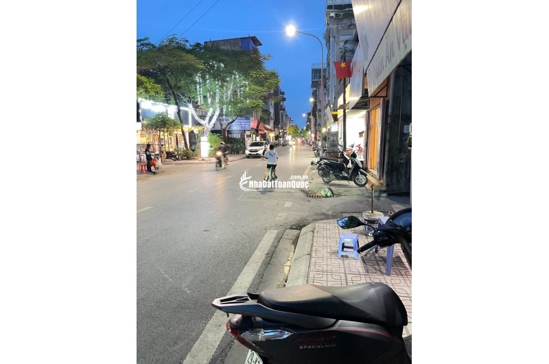 MẶT PHỐ HOÀNG NHƯ TIẾP 27 tỷ 100m MẶT TIỀN 8m,VỈA HÈ KINH DOANH,LONG BIÊN