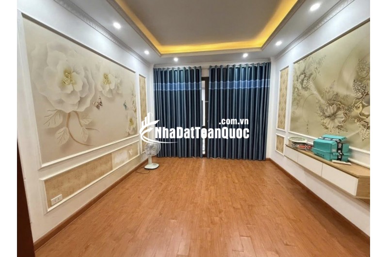 Bán nhà ô tô vào tại Đông Dư Gia lâm xây 4 tầng đủ nội thất hơn 4 tỷ