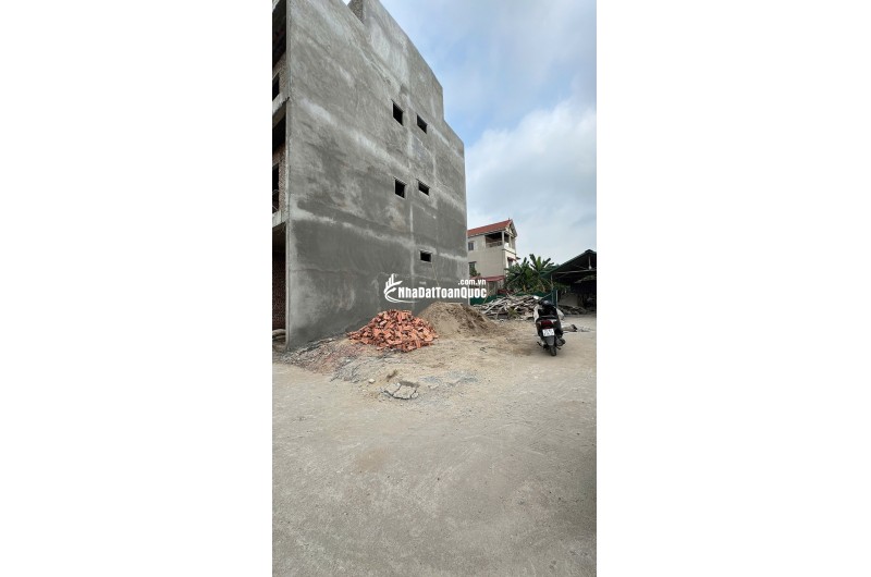 LÔ GÓC trục chính Xóm 2 - Chương Dương - Thường Tín đường 2 ô tô tránh nhau
 lô góc 2 mặt tiền sát chợ
✅Đường trước đất rộng chuẩn 6m 2 xe tránh