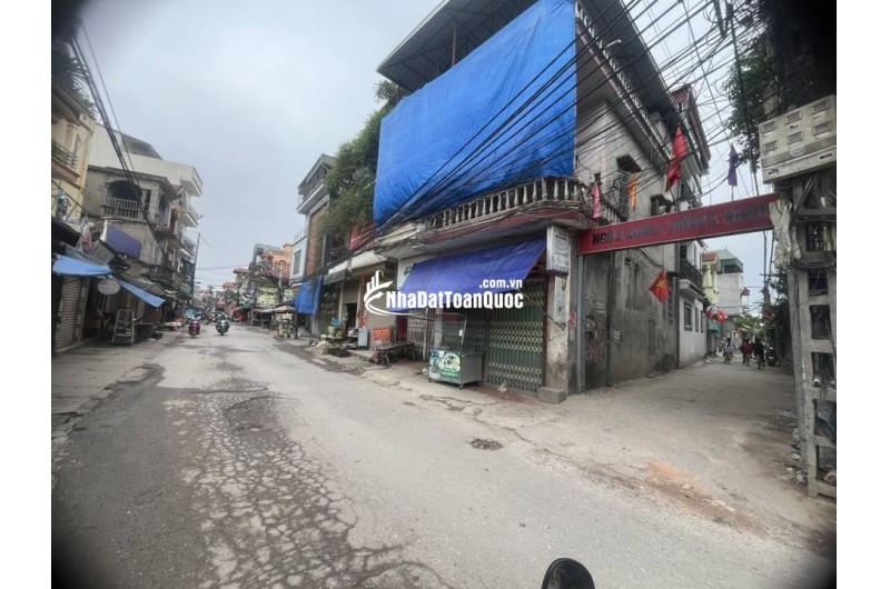 THANH TRÌ MẢNH ĐẤT ĐẸP ĐẦU TƯ sở hữu ngay lô góc 45m² Vạn 3 
 • Mặt tiền 5m, cực hiếm
 • Tiềm năng sinh lời cao, vị trí đẹp.
Chỉ dành cho khách