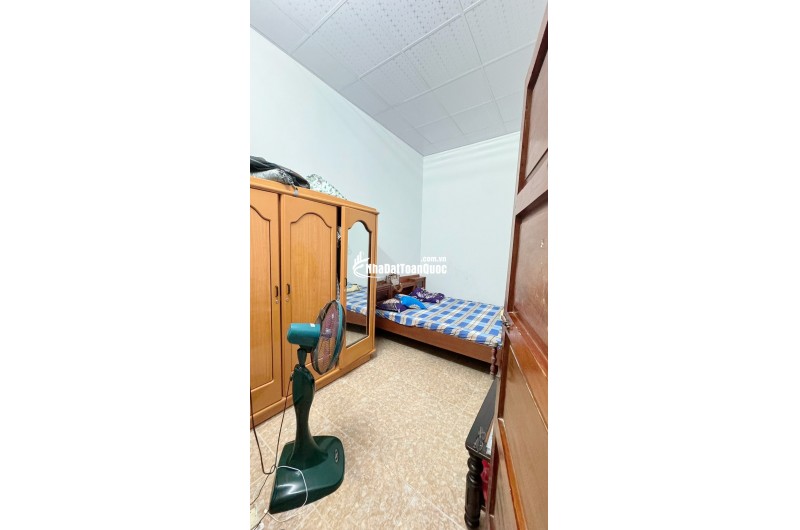 BÁN NHÀ 2 TẦNG MẶT TIỀN ĐƯỜNG PHẠM VĂN ĐỒNG - VĨNH HOÀ NHA TRANG 6TY2
