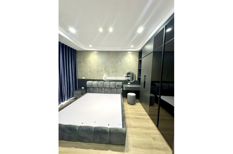 BÁN NHÀ NGUYỄN VĂN CỪ, LONG BIÊN, THANG MÁY, FULL NỘI THẤT, 20M RA Ô TÔ TRÁNH, 6 TẦNG.