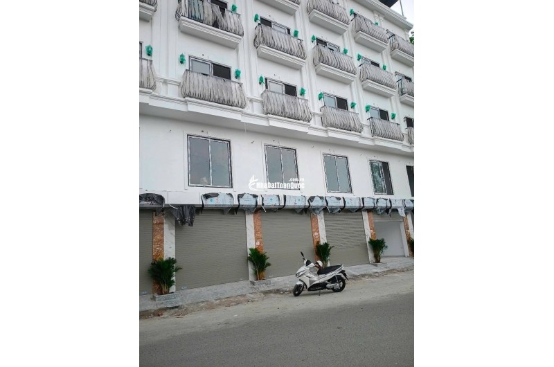 Đẹp thôi rồi các bác ơi !
5 căn Tứ hiệp - Thanh trì, đường 2 công ten nơ tránh
Đẹp ko tì vết , vew hồ điều hòa thoáng mát 4 mùa 
Giá : 6,8 tỷ 1