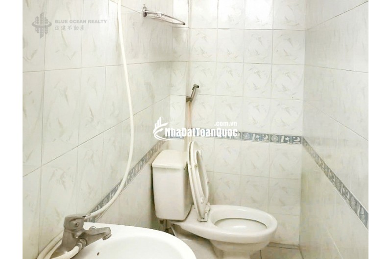 Cần tiền bán nhà 44m² x 4 tầng chắc chắn, mặt tiền 3.7m Lạc Long Quân, phường Nghĩa Đô, Cầu Giấy, chỉ 13 tỷ