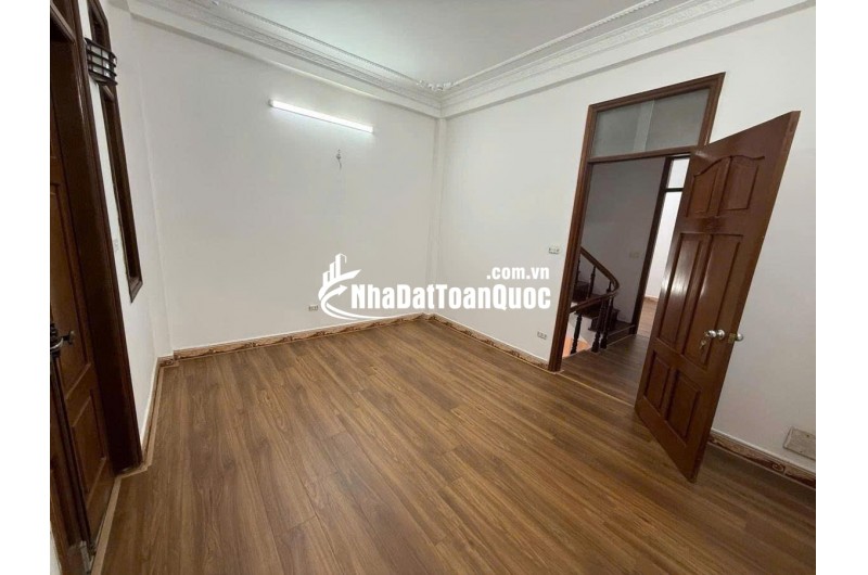 Bán Nhà Phố Vương Thừa Vũ 48m x 5 Tầng - Phân Lô - Cách Phố 10m - Giá 15,2 Tỷ