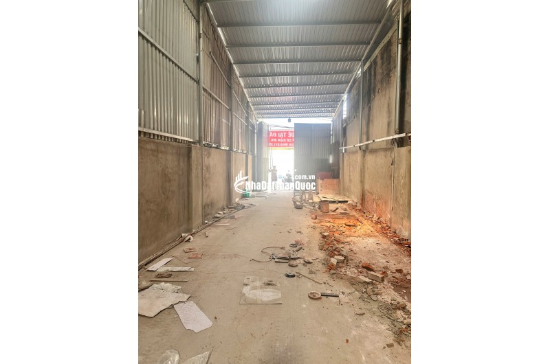 Cho thuê nhà xưởng 211m2 mặt tiền đường Trần Quang Diệu Dĩ An BD