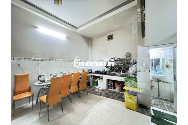 Bán nhà 2 tầng, 137m², 5PN, 5WC, Q.9, 7.95 tỷ, sổ hồng