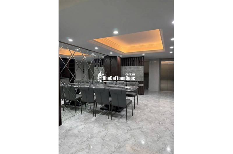 Bán Nhà 7 Tầng Thang Máy – Ngõ 68 Cầu Giấy – 42m² – MT 4m – Trung Tâm – Chỉ 12.2 Tỷ!